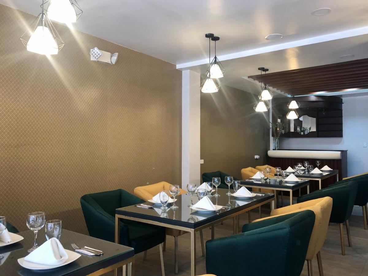 Hotel Makroz ラタクンガ エクステリア 写真