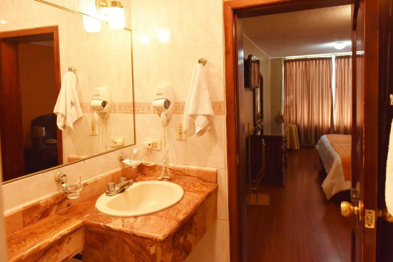 Hotel Makroz ラタクンガ エクステリア 写真