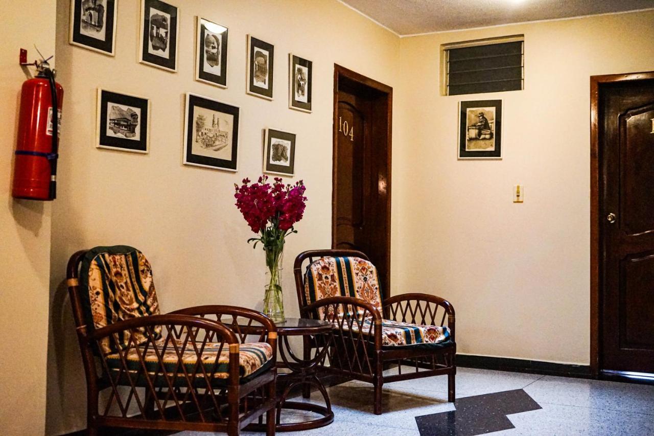Hotel Makroz ラタクンガ エクステリア 写真