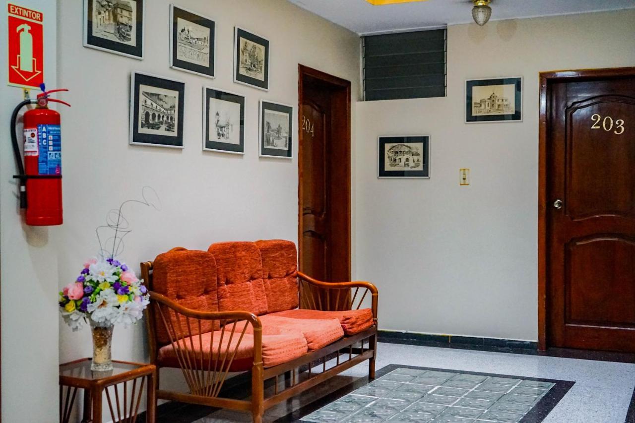 Hotel Makroz ラタクンガ エクステリア 写真